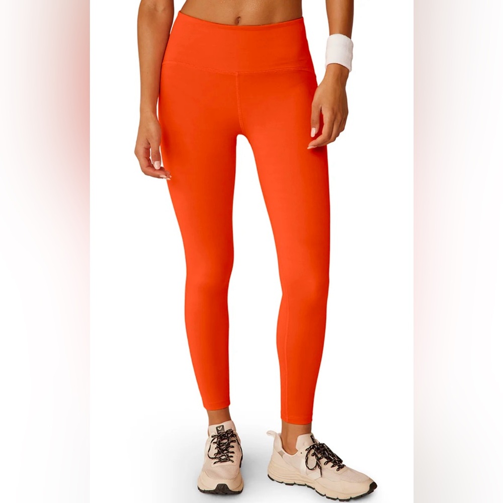 $110 NWT Beyond Yoga Power Beyond Strive High Waist Midi Legging *Free Tote bag